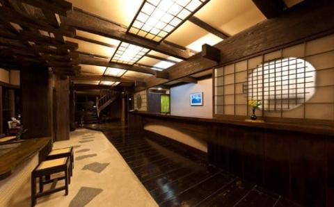 《にごり湯100選の名湯温泉宿》極楽温泉 匠の宿 12畳和室(1階)ペア１組宿泊ご招待券 奥霧島の旅館[観光 ホテル ご招待チケット 施設利用券 招待券 旅行チケット] TF0527-P00018