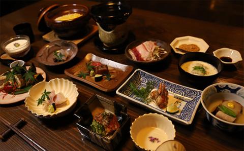 《にごり湯100選の名湯温泉宿[特別客室]》極楽温泉 匠の宿 特別客室(やよい)※温泉付客室 ペア１組宿泊ご招待券 奥霧島の旅館[観光 ホテル ご招待チケット 施設利用券 招待券] TF0529-P00018