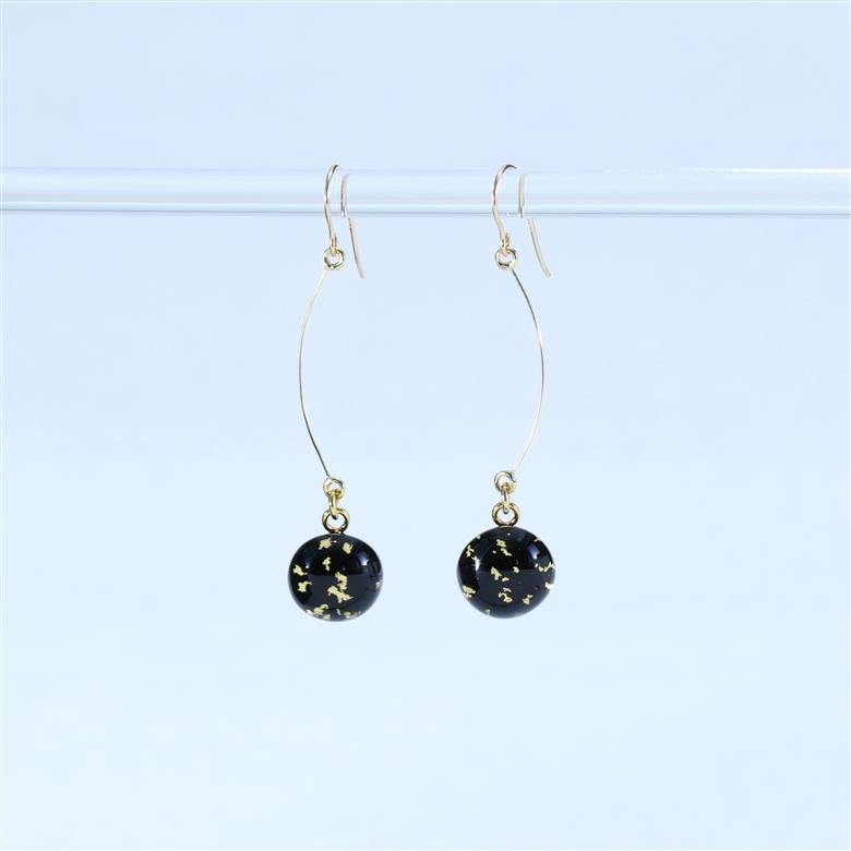 アクセサリー プチピアス（カラー：黒） 黒