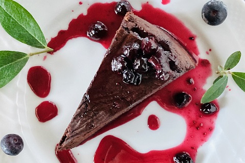 21-31_白砂糖＆乳製品不使用ガトーショコラ フルーツソース添え＜4個入り＞