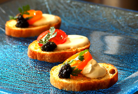 【訳あり】 国産 キャビア HEIKE CAVIAR  5ｇ 【宮崎県 椎葉村】【世界三大珍味×日本三大秘境】［宮崎 椎葉 国産 チョウザメ キャビア 5g 魚卵 卵 クリーミー お酒 魚介 珍味 加工品 冷凍 高級 高級食材 贅沢 世界三大珍味 お取り寄せ お取り寄せグルメ ディナー パーティー おつまみ グルメ ギフト 記念日 誕生日 プレゼント お祝い 贈り物 贈答 贈答品 桐箱 希少］【SZ-115】