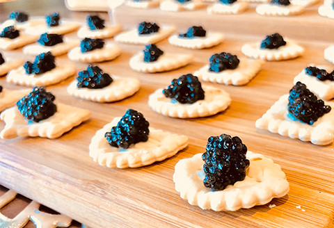 HEIKE CAVIAR 20ｇ×12箱 【合計240g】【世界三大珍味×日本三大秘境】［宮崎 椎葉 国産 ちょうざめ チョウザメ きゃびあ キャビア 魚卵 卵 クリーミー お酒 魚介 珍味 加工品 冷凍 高級 高級品 贅沢 贅沢品 お取り寄せ お取り寄せグルメ ディナー パーティー おつまみ グルメ ギフト 記念日 誕生日 プレゼント お祝い 贈り物 贈答 桐箱 希少］【SZ-114】