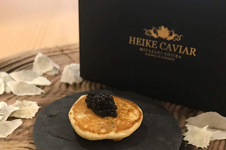 【桐箱入り】宮崎HEIKECAVIAR 10g ブリニセット【チョウザメ】キャビアが初めての方にオススメのセット 国産 キャビア 魚卵 チョウザメ ブリニセット 魚介 珍味 人気 SZ-100