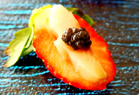 【桐箱入り】 国産 キャビア HEIKE CAVIAR 20g【宮崎県 椎葉村】チョウザメ 【世界三大珍味×日本三大秘境】 国産 キャビア 魚卵 チョウザメ 魚介 珍味 贈答 人気 SZ-103