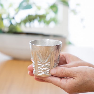 薩摩錫器　切子グラス白