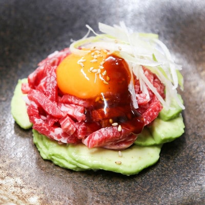 とろける生の美味しさ!鹿児島県産黒毛和牛ユッケ＆牛刺し　280g(枕崎市) A5-42【配送不可地域：離島】