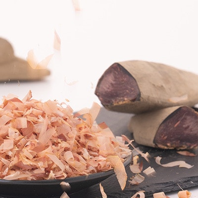 【のし付き・お歳暮】鰹節 本枯血合抜 フタマルパック 箱入り(5g×42枚) A6-109S【配送不可地域：離島】