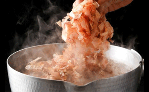 枕崎産かつお薄削り節(本枯れ節)A6-135【配送不可地域：離島】