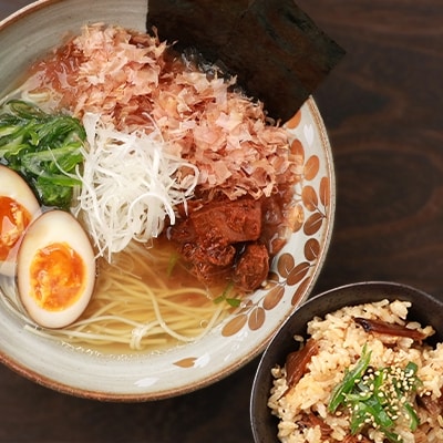 かつおラーメン ・ かつおめし 枕崎産鰹のトッピング付き 4人前 セット A3-36【配送不可地域：離島】