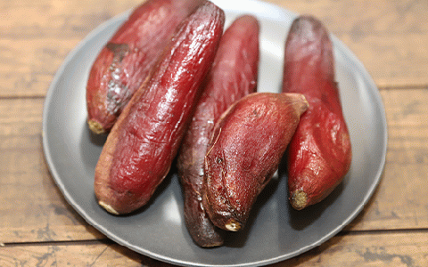 【鹿児島県産 さつま芋】芋蜜とろり 紅はるかの冷凍焼き芋 2kg(500g×4袋)(中園久太郎商店/010-430) サツマイモ 薩摩芋 焼芋 やきいも 焼きいも スイーツ おやつ デザート