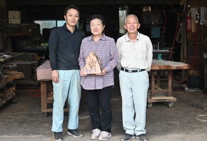 【屋久杉で創った】おぼん(高橋工芸/022-1051)