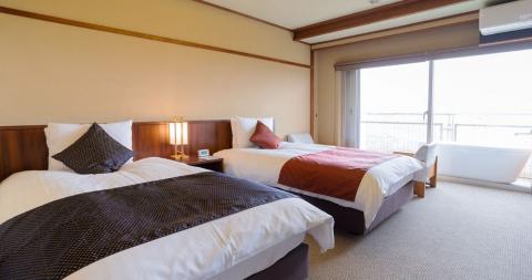 ＜1泊2食付きペア宿泊券＞別邸 天降る丘 薩摩フレンチプラン(天降る丘/270-1161)