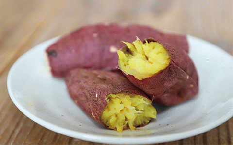 【2025年12月上旬～発送】糖度抜群 あま～い！紅はるか芋約5kg(岡村商店/A-113)