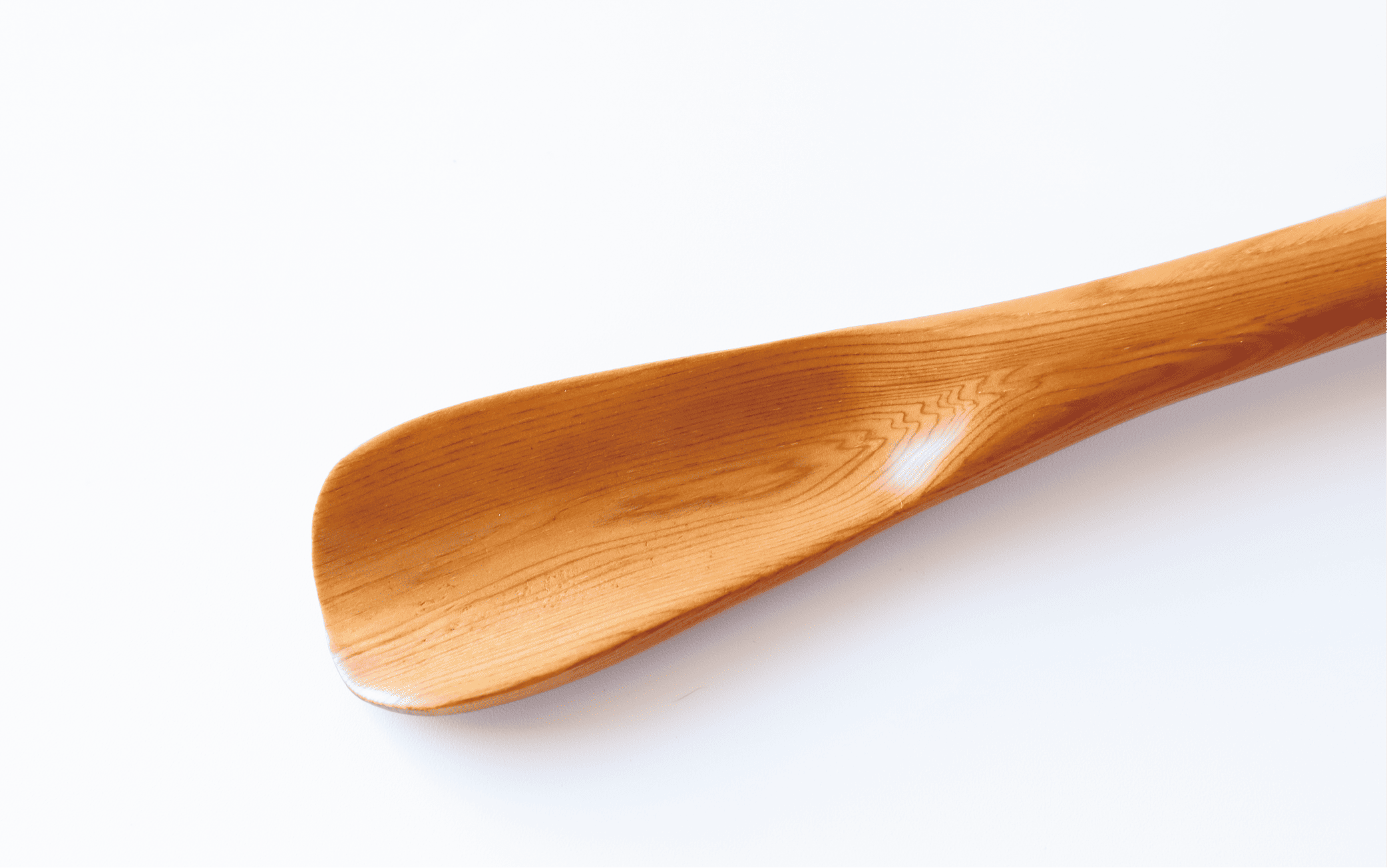 【屋久杉で創った】靴ベラ(高橋工芸/055-1874)工芸品 靴べら くつべら 玄関 おしゃれ シンプル シック 屋久杉 杉 木 木工 木材 インテリア 装飾 家 オリジナル 一点もの 手づくり てづくり 手作り 木目 手作業 職人 工芸 鹿児島 自然遺産