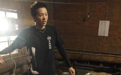 【新酒時期限定】老舗蔵元 吉永酒造の「むろか利八白」ロックグラス付(吉永酒造/015-1127) むろか利八白 吉永酒造 新酒むろか利八白 ロックグラス付き 鹿児島 指宿市 本格焼酎 限定老舗蔵元 むろか 利八 白 冬限定 新酒