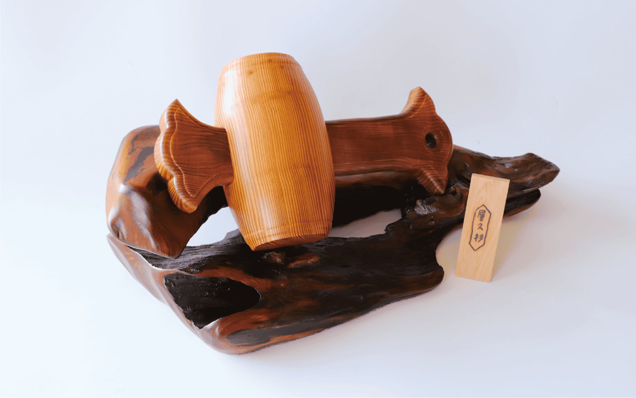 【屋久杉で創った】打ち出の小槌(特大)(高橋工芸/490-1876) 工芸品 こづち うちでのこづち 開運 運 風水 福 屋久杉 杉 木 木工 木材 インテリア 装飾 家 リビング オリジナル 一点もの 手づくり てづくり 手作り 木目 手作業 職人 工芸 鹿児島 自然遺産