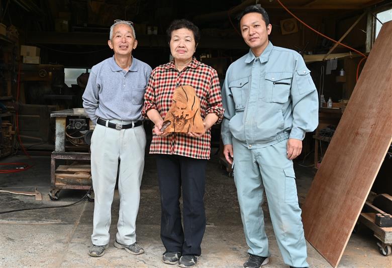 【屋久杉で創った】小物入れ3段(高橋工芸/055-1050)