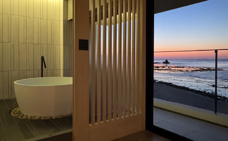 【1泊2名様 朝食付】衣-GIN- スイート ティダムーン宿泊券　A091-007