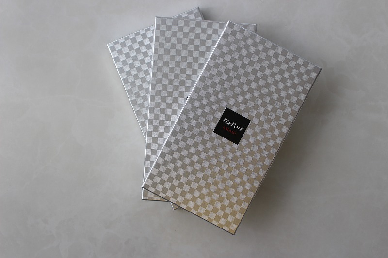 【ギフト用】本場大島紬ポケットチーフ 龍郷柄（黄）クラッシュタイプ（かがり糸ブラック）　A018-004-01