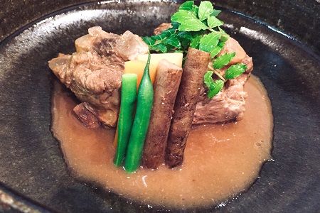 056-02 鹿児島の伝統料理 とんこつ味噌煮