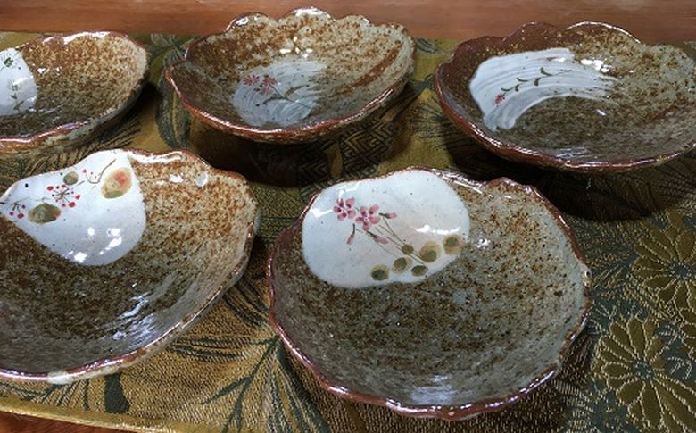 026-A-18 野の花工房 手びねり取皿5枚
