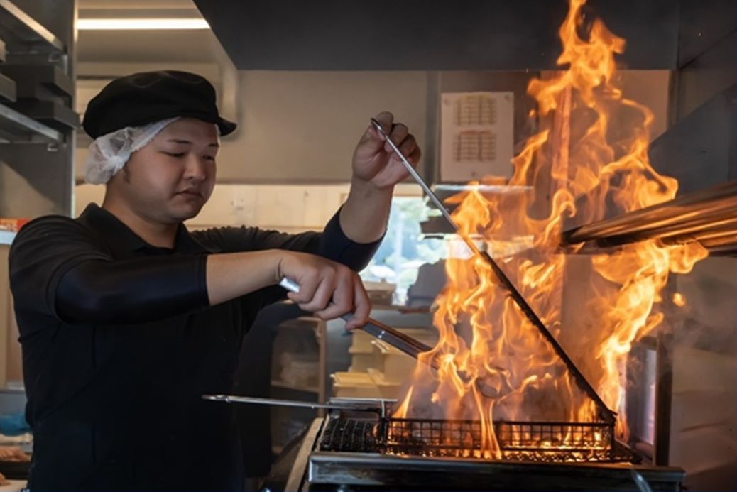 085-05-1 【お歳暮に】「さつま極鶏大摩桜」自家製炭火焼8Pセット