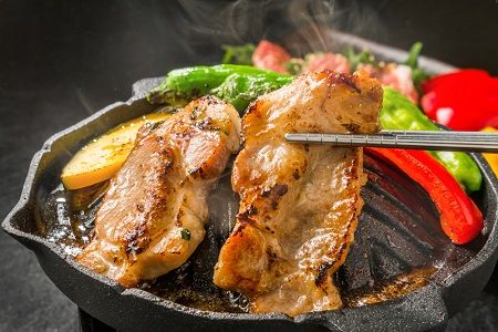 080-19 南九州市産かごしま黒豚さつま焼肉用800g