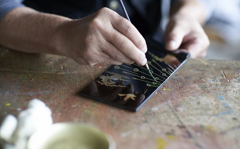 046-29 蒔絵描き ブローチ