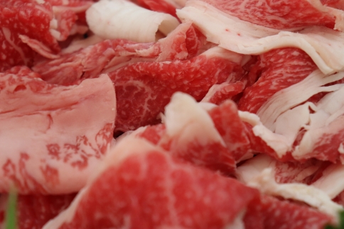 鹿児島黒牛小間切れ１kg（A4～A5等級）