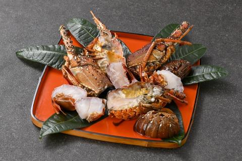 冷凍伊勢海老ぶつ切り（加熱用）1.4kg