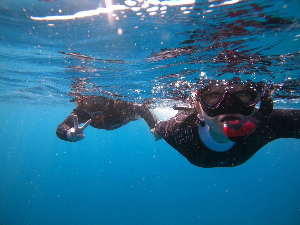 のんびり快適！奄美大島でボートシュノーケリング