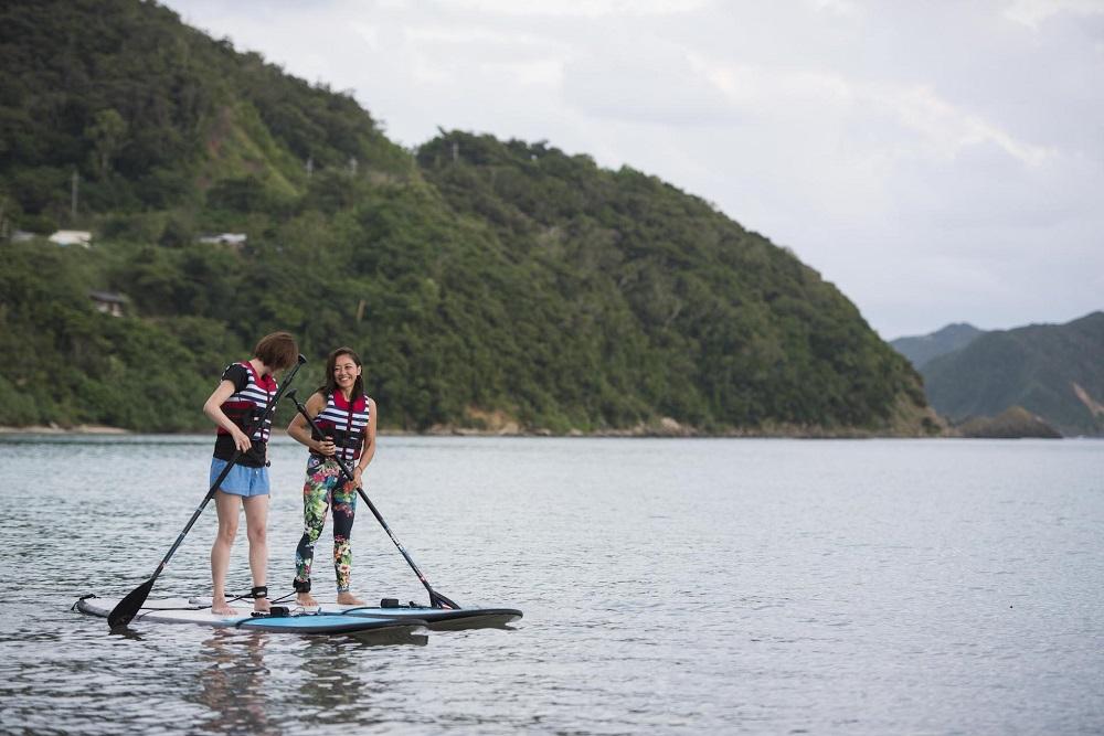 奄美ブルーを楽しむ！SUPレンタル