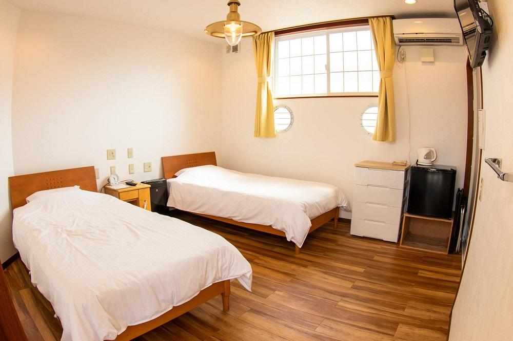 屋外プール使用無料付き！ツインルームご宿泊ご招待券（1組2名様　1泊分）