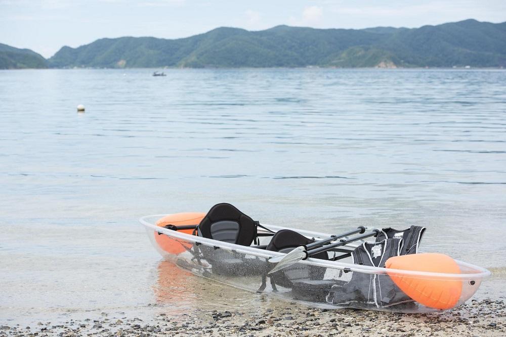 のんびり水面観光！クリアカヤックレンタル