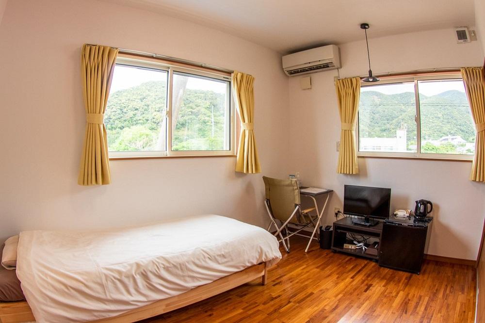 屋外プール使用無料付き！シングルルームご宿泊ご招待券（1組1名様　1泊分）