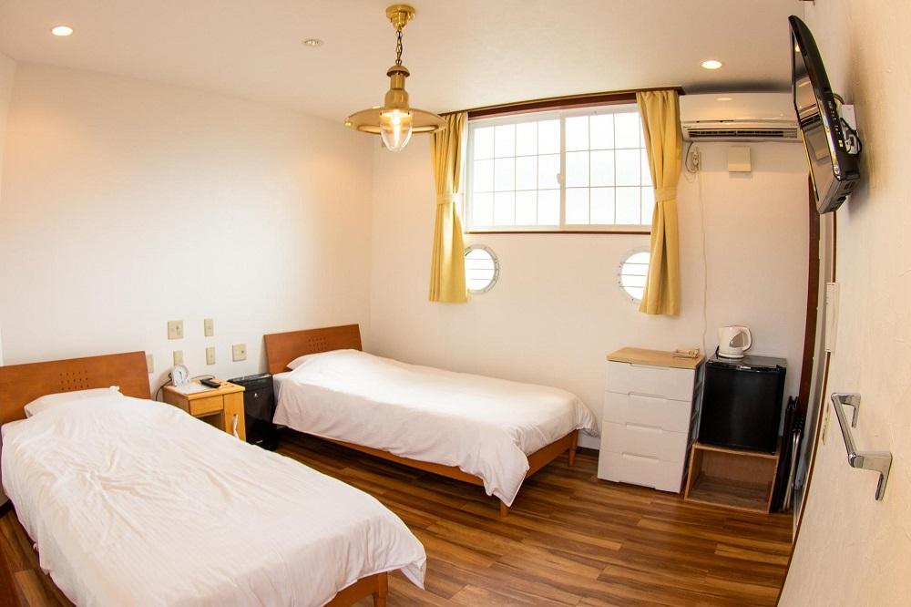 屋外プール使用無料付き！ツインルームご宿泊ご招待券（1組2名様　1泊分）