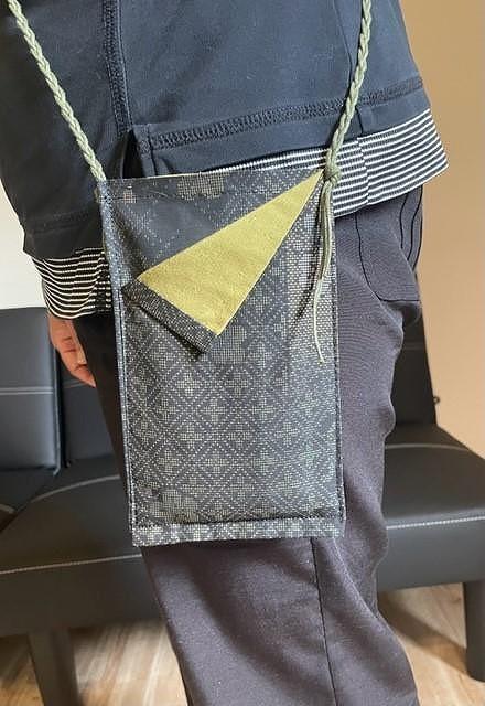 ふるさと納税 大島紬 三角トートバッグ（泥龍郷 赤） 鹿児島県瀬戸内町