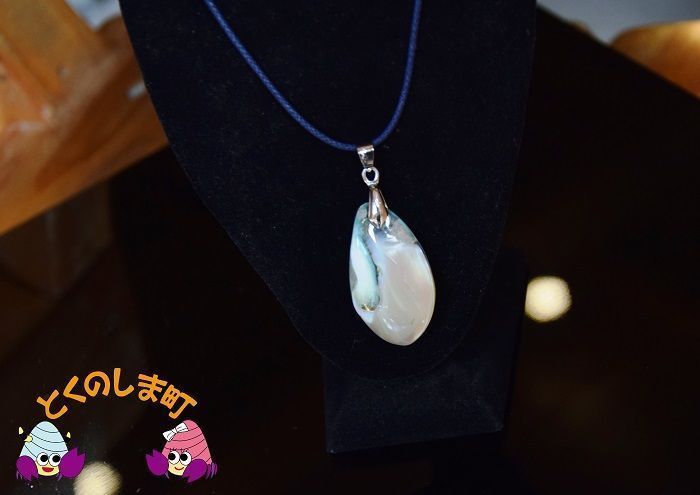 ～きらめきの島の宝物～夜光貝ネックレス