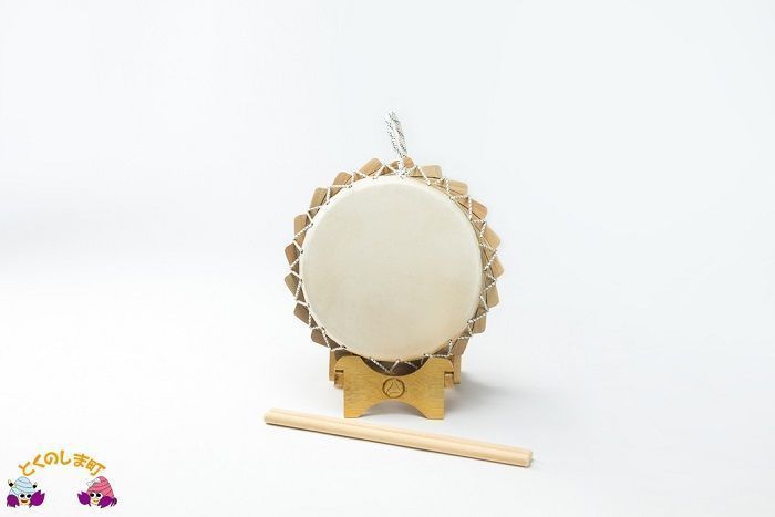 牛革７．５寸２３ｃｍくさび太鼓（バチ・太鼓台付）