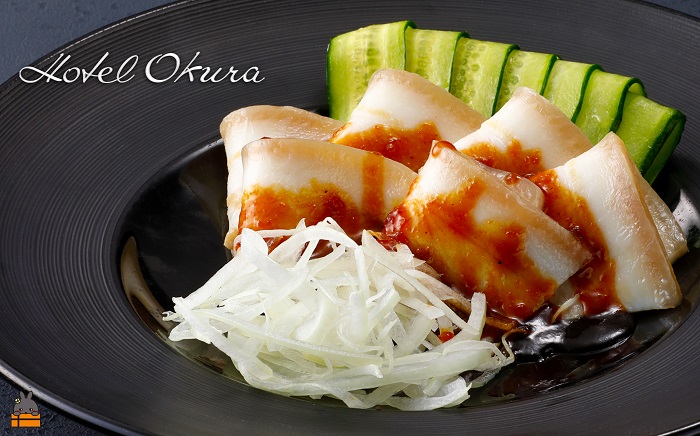 ホテルオークラエンタープライズ監修 徳之島産島豚グランドギフトA ( セット内容： 皮付きバラ肉醤油香味ソース ミミガー 西京焼き ロースハム ベーコン チャーシュー )