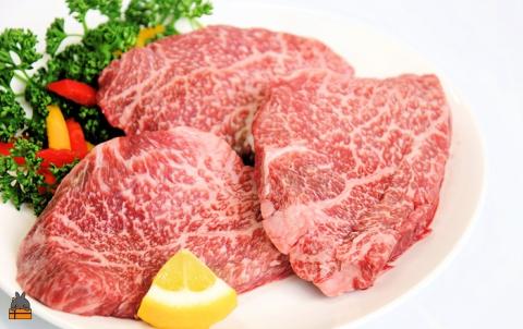 A5ランク THE鹿児島黒毛和牛赤身ステーキ 300g（100g×3） ( 鹿児島黒毛和牛 A5 牛肉 ビーフ 贅沢 極上 こだわり プレミアム 徳之島 鹿児島 幸せ 赤身 脂身 カミチク )