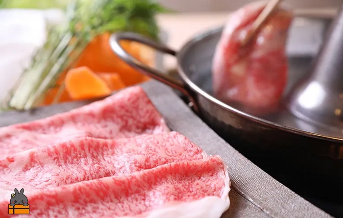 毎回約700頭から厳選された 鹿児島黒毛和牛 モモしゃぶしゃぶ 800g ( 厳選 プレミアム 高品質 鹿児島黒毛和牛 黒毛和牛 牛肉 赤身 スライス すき焼き 鍋 徳之島 奄美 鹿児島 ギフト お中元 お歳暮 ステーキ ご馳走 記念日 高島屋 )