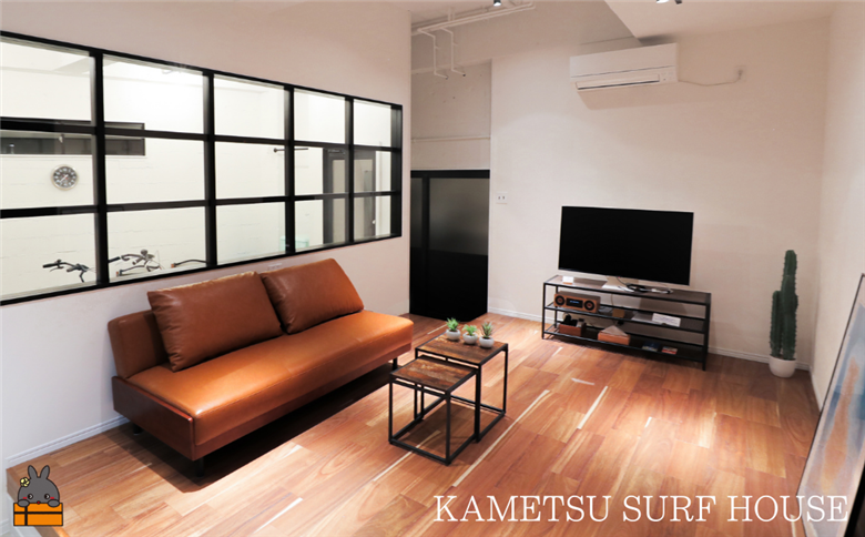 一棟貸しの宿 KAMETSU SURF HOUSE (1泊5名様) ( ホテル 宿泊 宿 一棟貸し 旅行 鹿児島 奄美 徳之島 亀津 無料駐車場有 世界自然遺産 )
