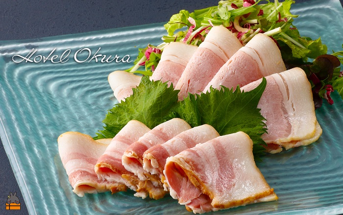ホテルオークラエンタープライズ監修 徳之島産島豚グランドギフトA ( セット内容： 皮付きバラ肉醤油香味ソース ミミガー 西京焼き ロースハム ベーコン チャーシュー )