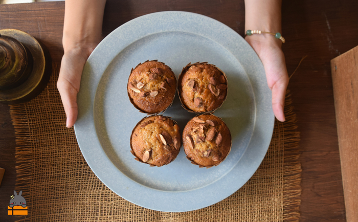 ～南の島の人気店～もたいみどり焼菓子店の黒糖マフィン（4個） ( 本物の黒砂糖　黒糖 ナッツ こだわり 洋菓子 ケーキ 焼菓子 南の島 徳之島 鹿児島 美味しい スイーツ 人気店 )