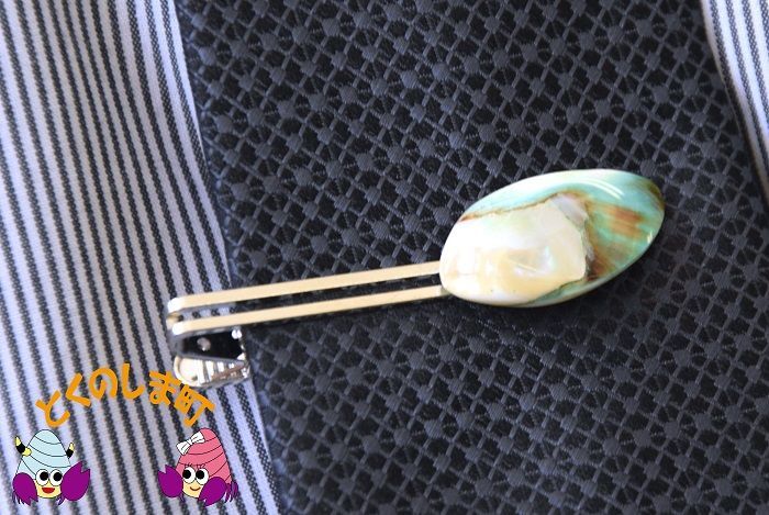 ～きらめきの島の宝物～夜光貝ネクタイピン