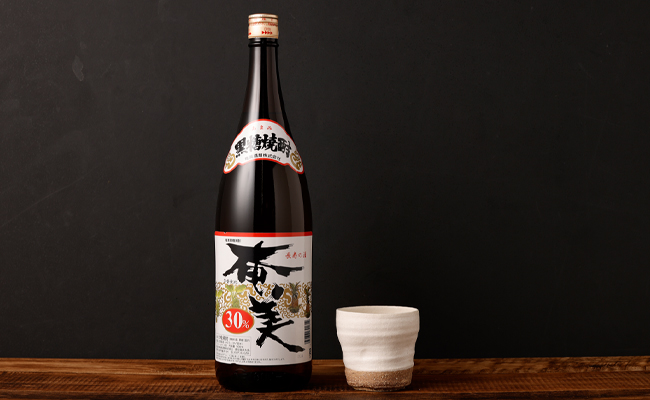 奄美酒類 本格 黒糖焼酎 【奄美30度】 一升瓶 1.8L 鹿児島 徳之島 焼酎 お酒 AG-127-N