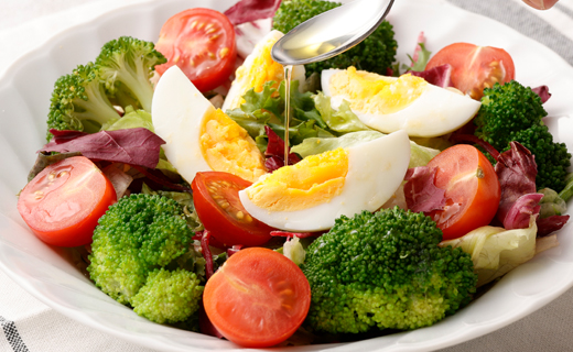 徳之島 天城町 王冠の雫 『琥珀』100ml×1本 オイル系 無添加 調味料 サラダ ドレッシング 料理 オリーブオイル にんにく 塩 九州 鹿児島県