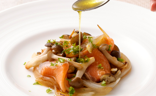 徳之島 天城町 王冠の雫 『翡翠』100ml×1本 オイル系 無添加 調味料 シマアザミ 奄美島アザミ 向春草 料理 オリーブオイル にんにく 塩 九州 鹿児島県