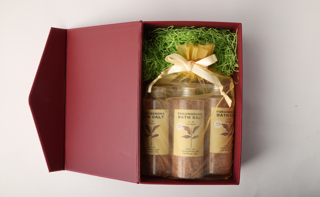 【鹿児島県天城町】徳之島バスソルト～日の茜～ ３本セット